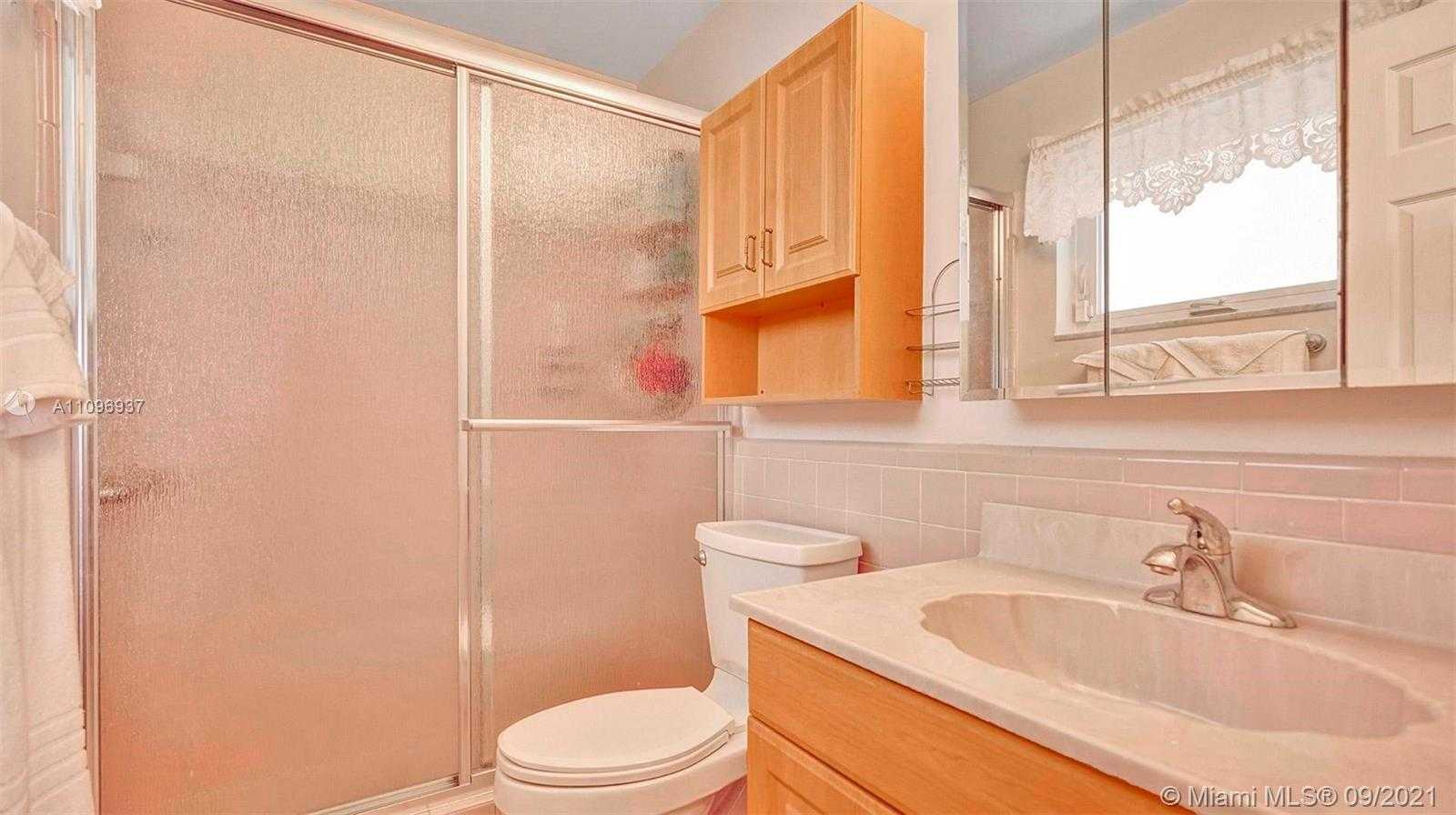 Small Image of 5805 NORTH WEST 69TH AVE, Tamarac Number 18