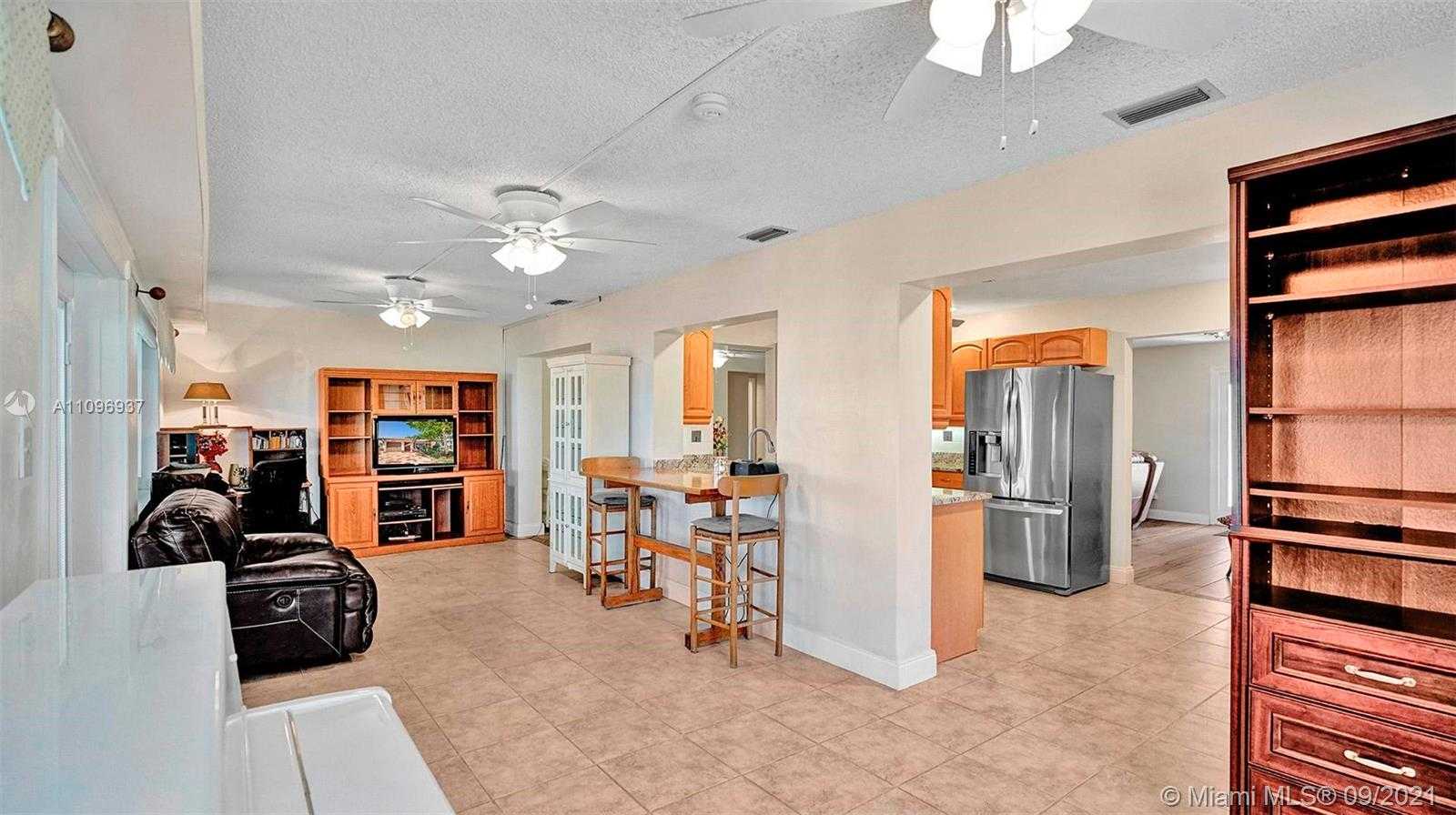 Small Image of 5805 NORTH WEST 69TH AVE, Tamarac Number 26