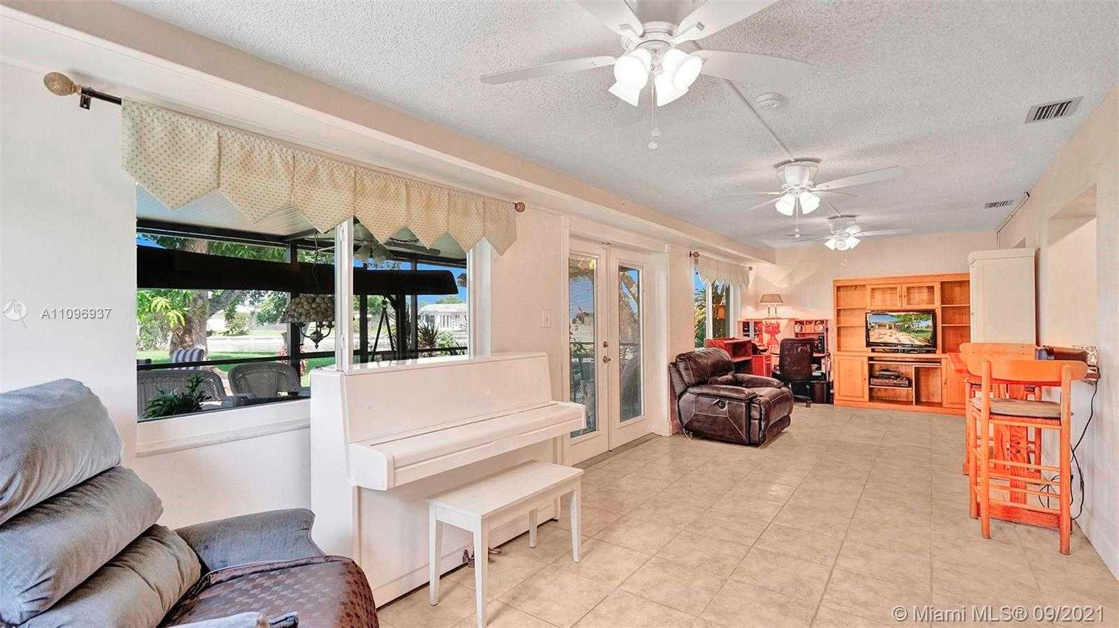 Small Image of 5805 NORTH WEST 69TH AVE, Tamarac Number 29