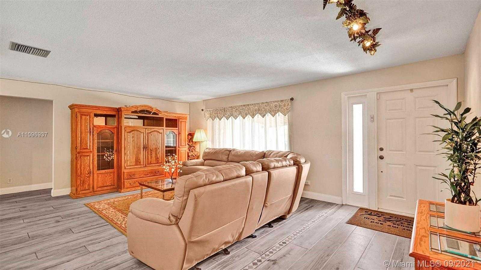 Small Image of 5805 NORTH WEST 69TH AVE, Tamarac Number 5