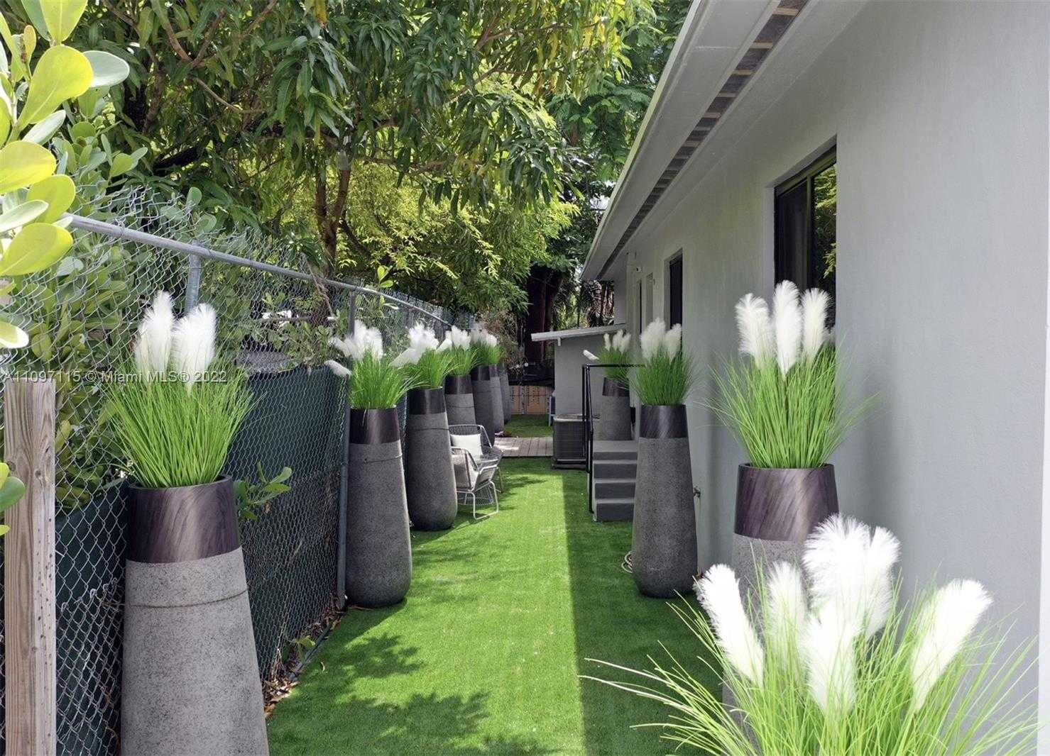 Small Image of 90 NORTH WEST 33RD ST, Miami Number 3