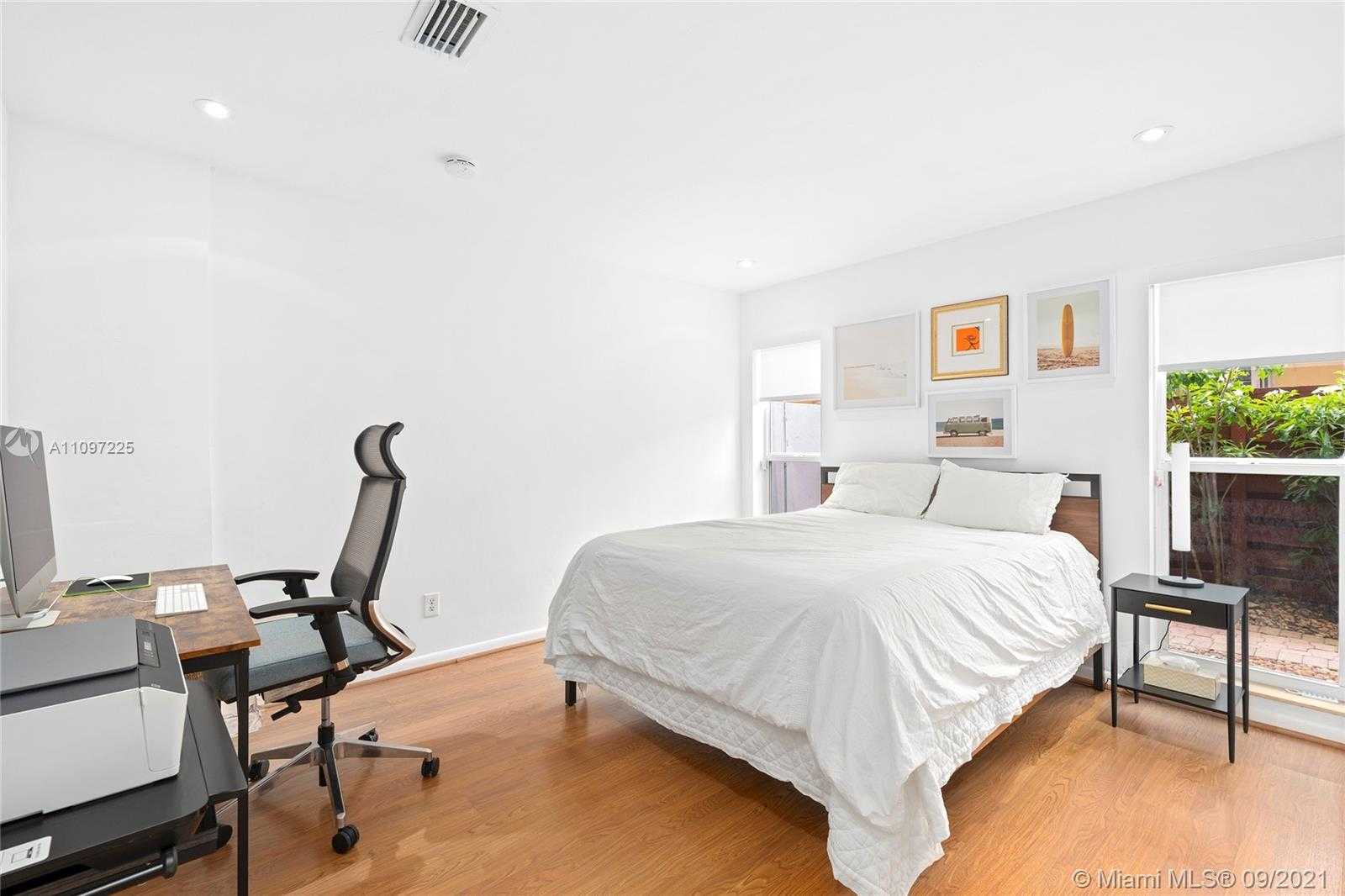 Small Image of 3520 NORTH 32ND TER, Hollywood Number 16