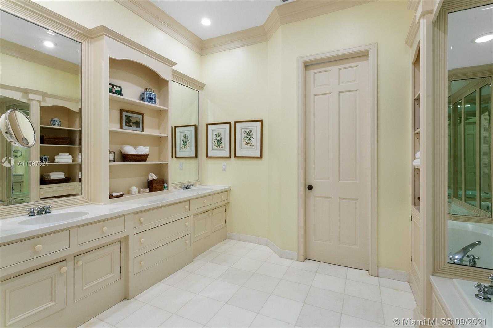 Small Image of 12260 SOUTH EAST BIRKDALE RUN, Tequesta Number 24