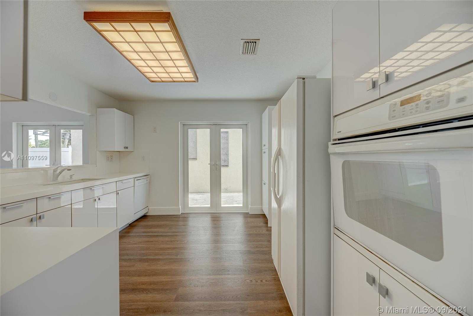 Small Image of 10365 NORTH WEST 46TH ST, Doral Number 11