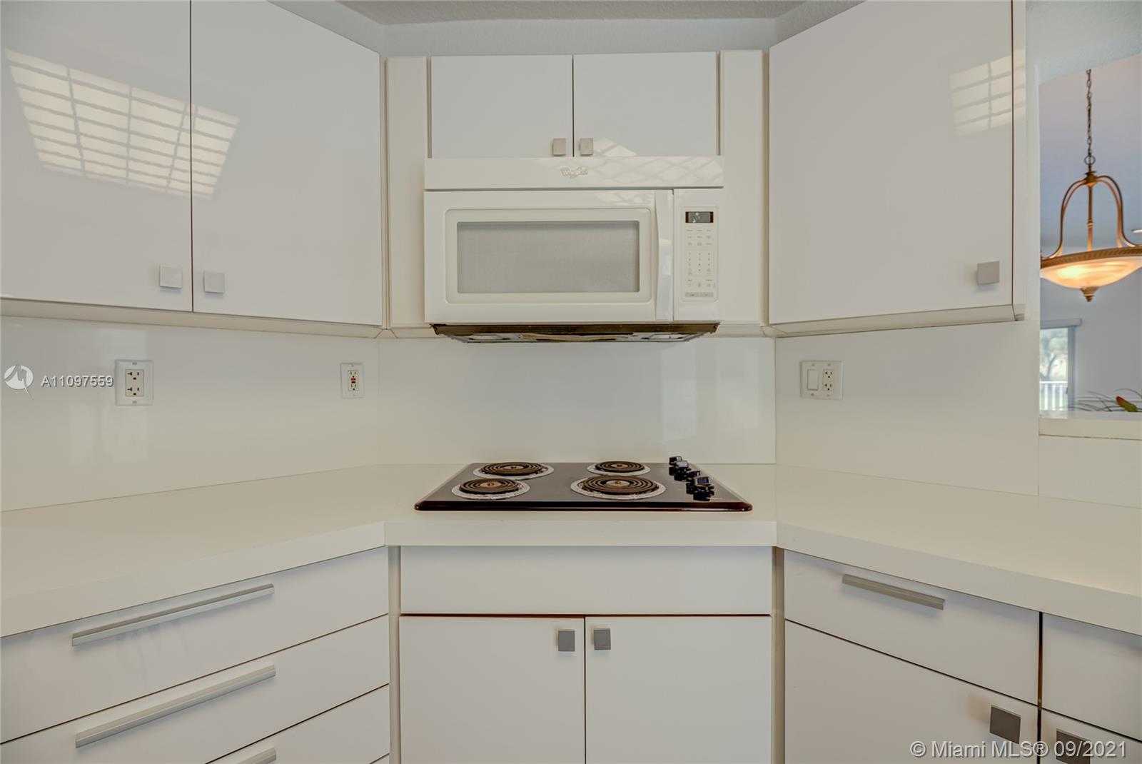 Small Image of 10365 NORTH WEST 46TH ST, Doral Number 13