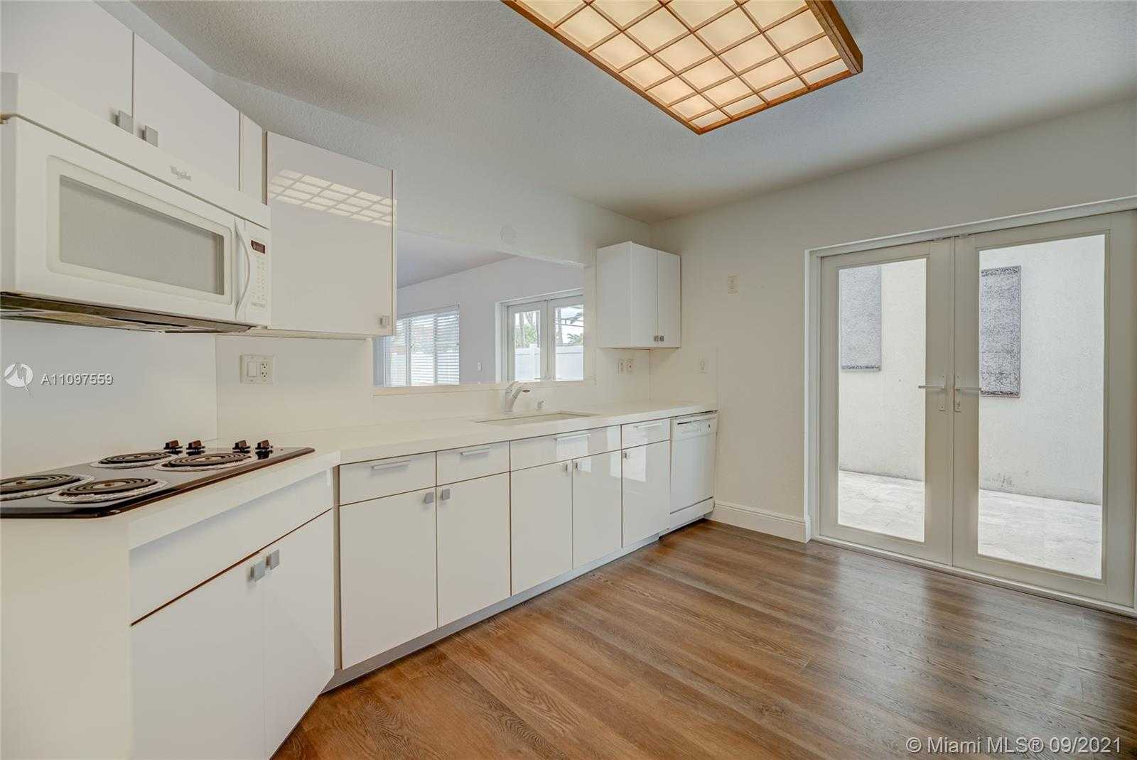 Small Image of 10365 NORTH WEST 46TH ST, Doral Number 14