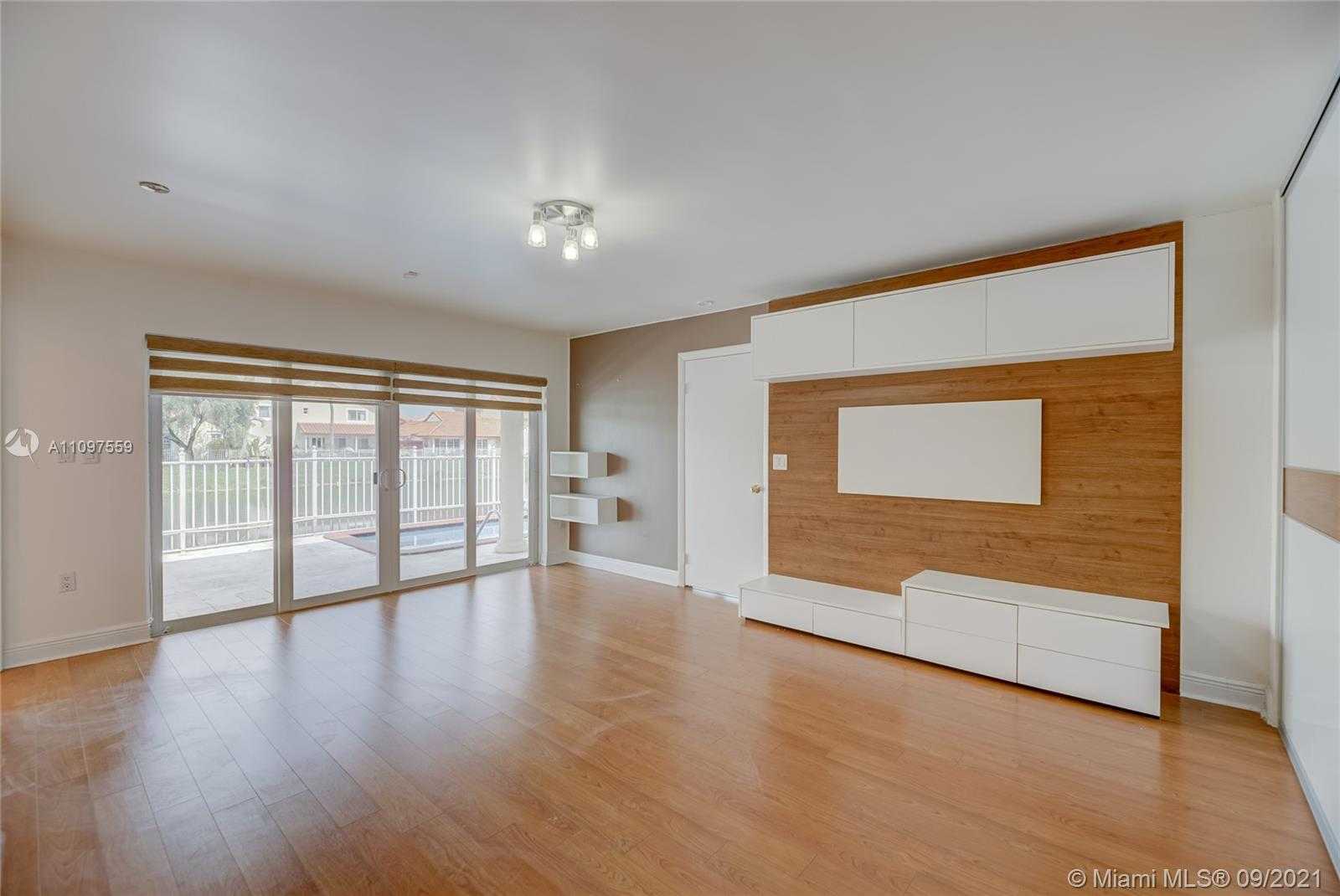 Small Image of 10365 NORTH WEST 46TH ST, Doral Number 15