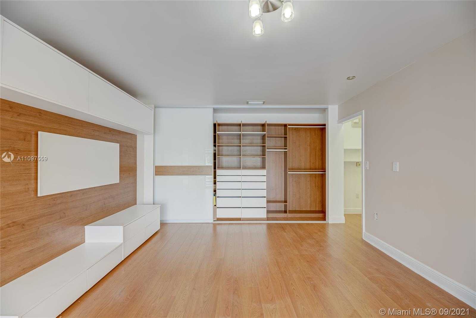 Small Image of 10365 NORTH WEST 46TH ST, Doral Number 17