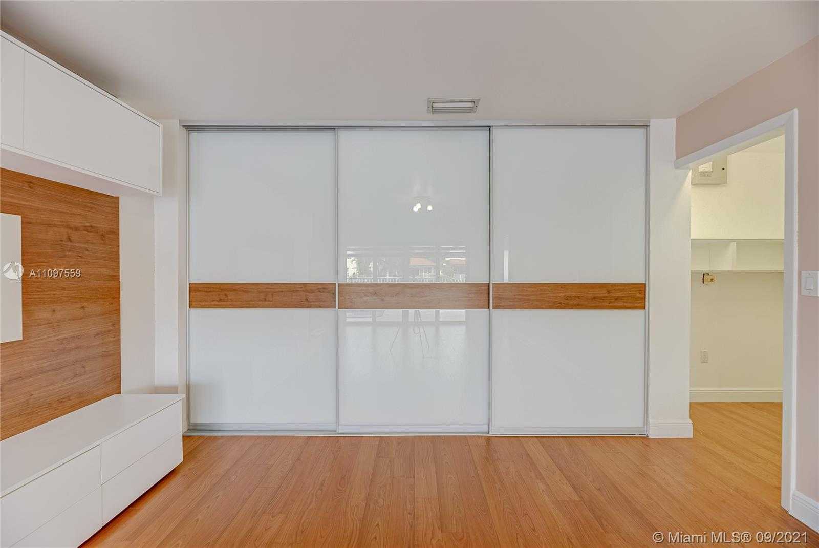 Small Image of 10365 NORTH WEST 46TH ST, Doral Number 18