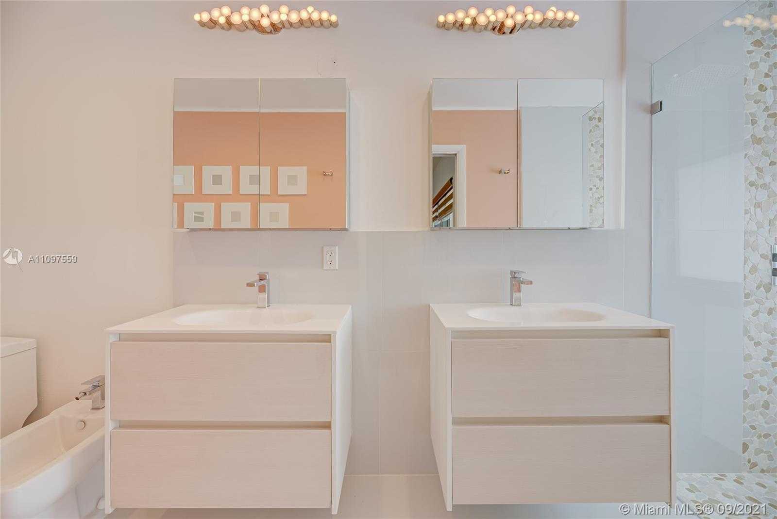 Small Image of 10365 NORTH WEST 46TH ST, Doral Number 20
