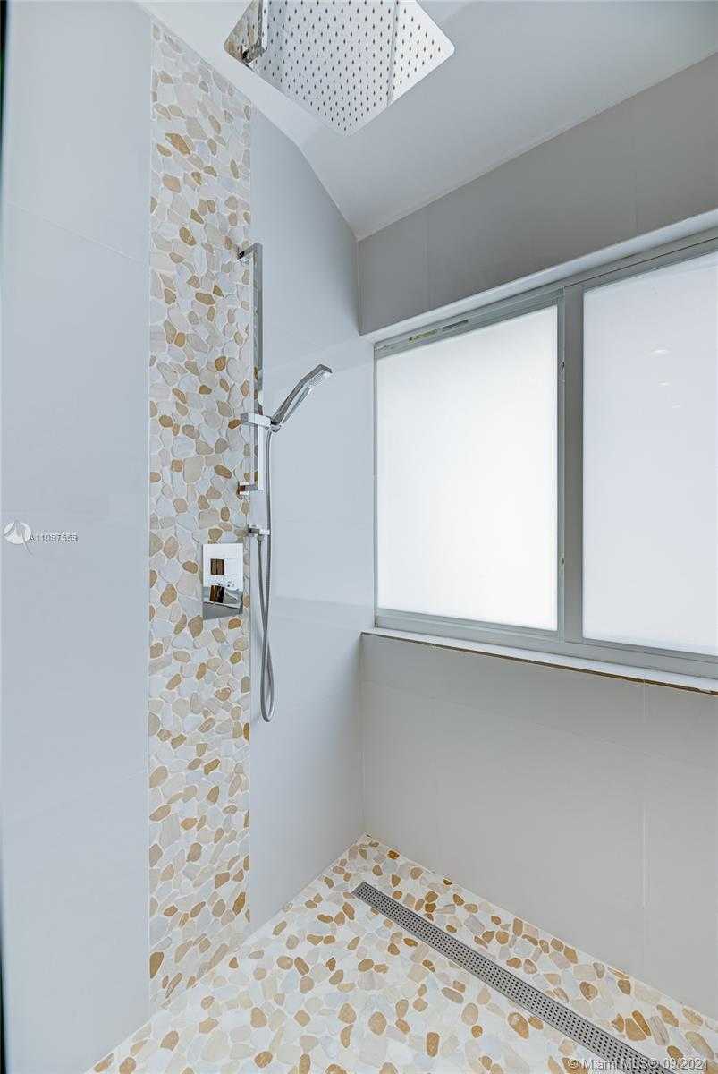 Small Image of 10365 NORTH WEST 46TH ST, Doral Number 22
