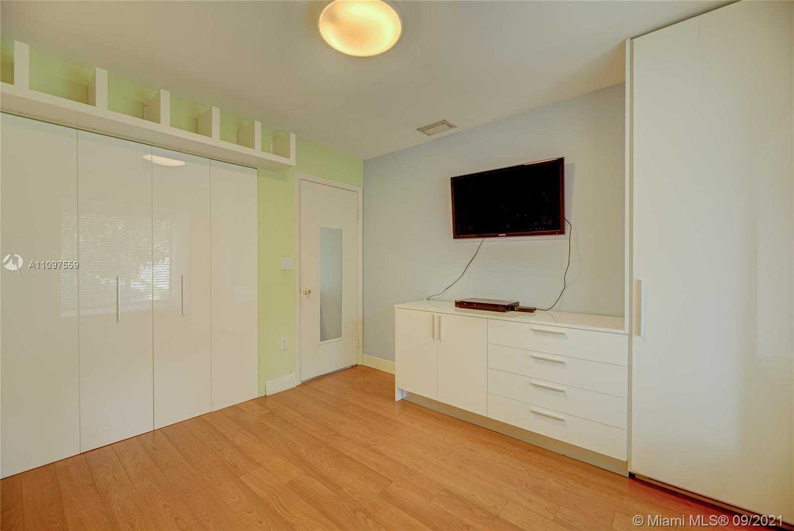 Small Image of 10365 NORTH WEST 46TH ST, Doral Number 24