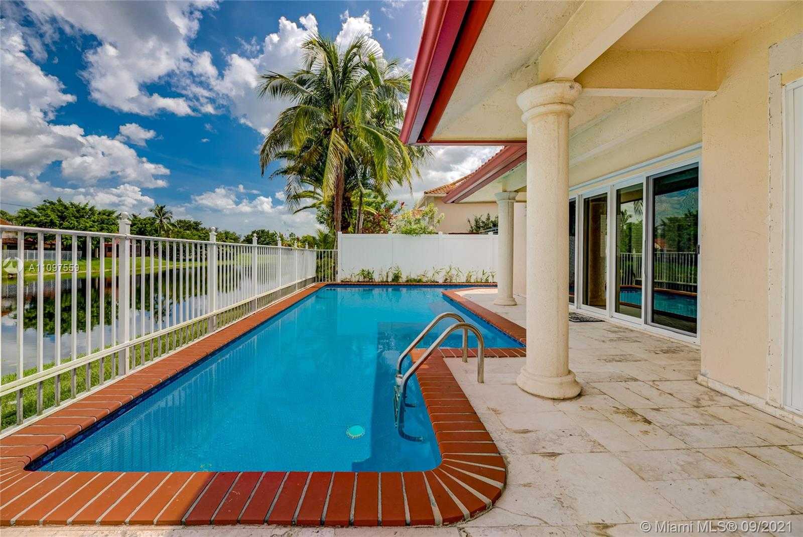 Small Image of 10365 NORTH WEST 46TH ST, Doral Number 31