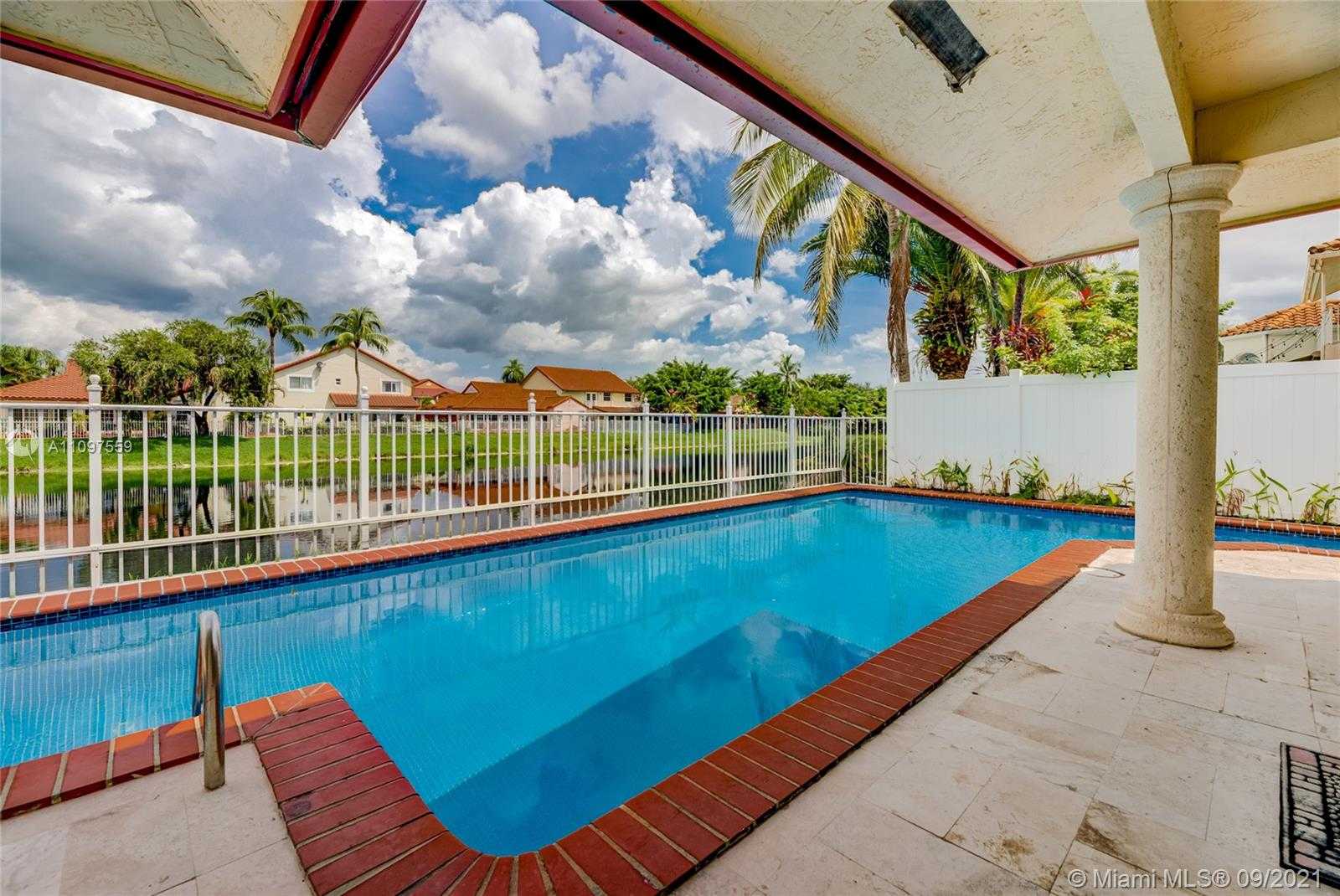 Small Image of 10365 NORTH WEST 46TH ST, Doral Number 32