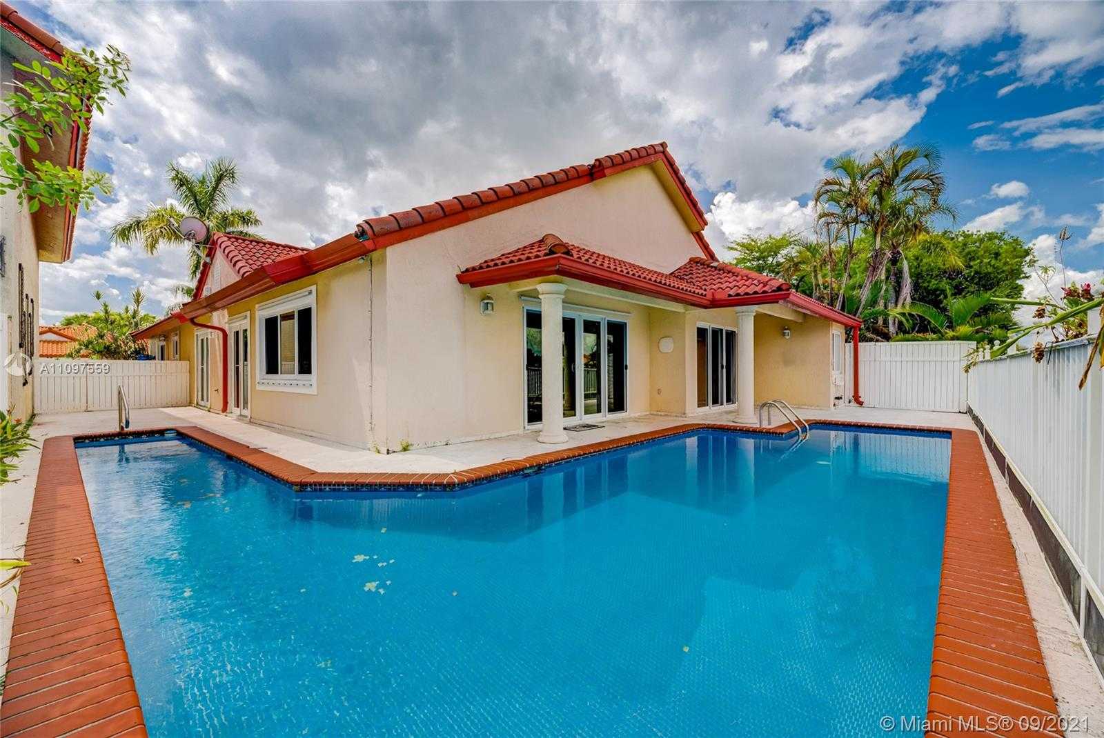 Small Image of 10365 NORTH WEST 46TH ST, Doral Number 33