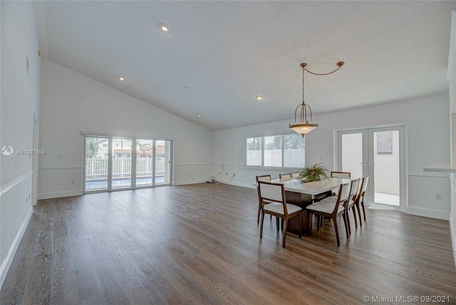 Small Image of 10365 NORTH WEST 46TH ST, Doral Number 6
