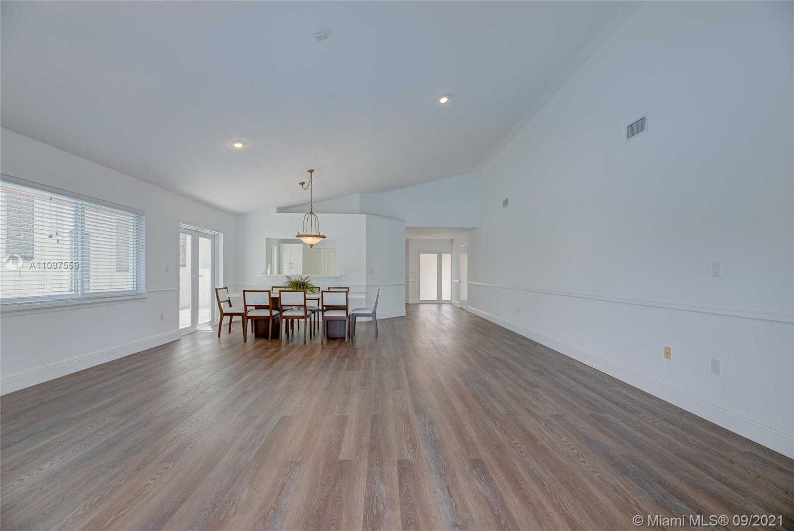 Small Image of 10365 NORTH WEST 46TH ST, Doral Number 7