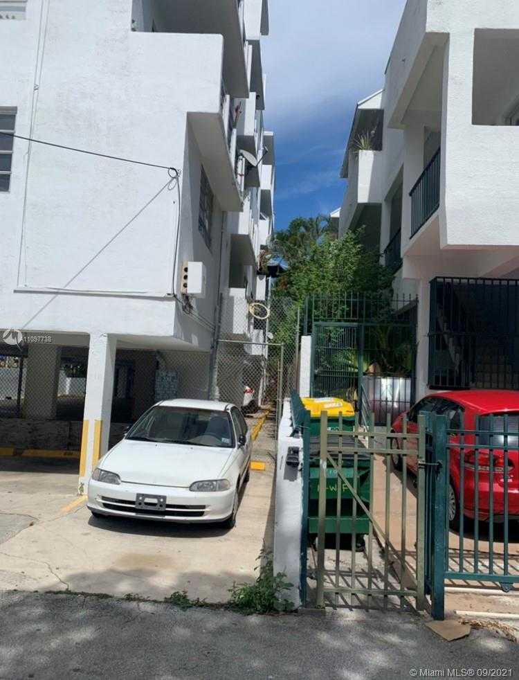 Small Image of 719 LENOX AVE, Miami Beach Number 2