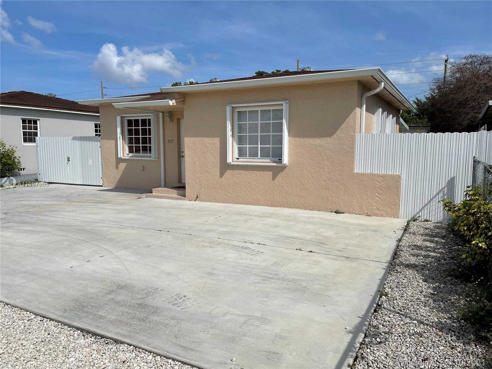 Small Image of 317 EAST 20TH ST, Hialeah Number 2