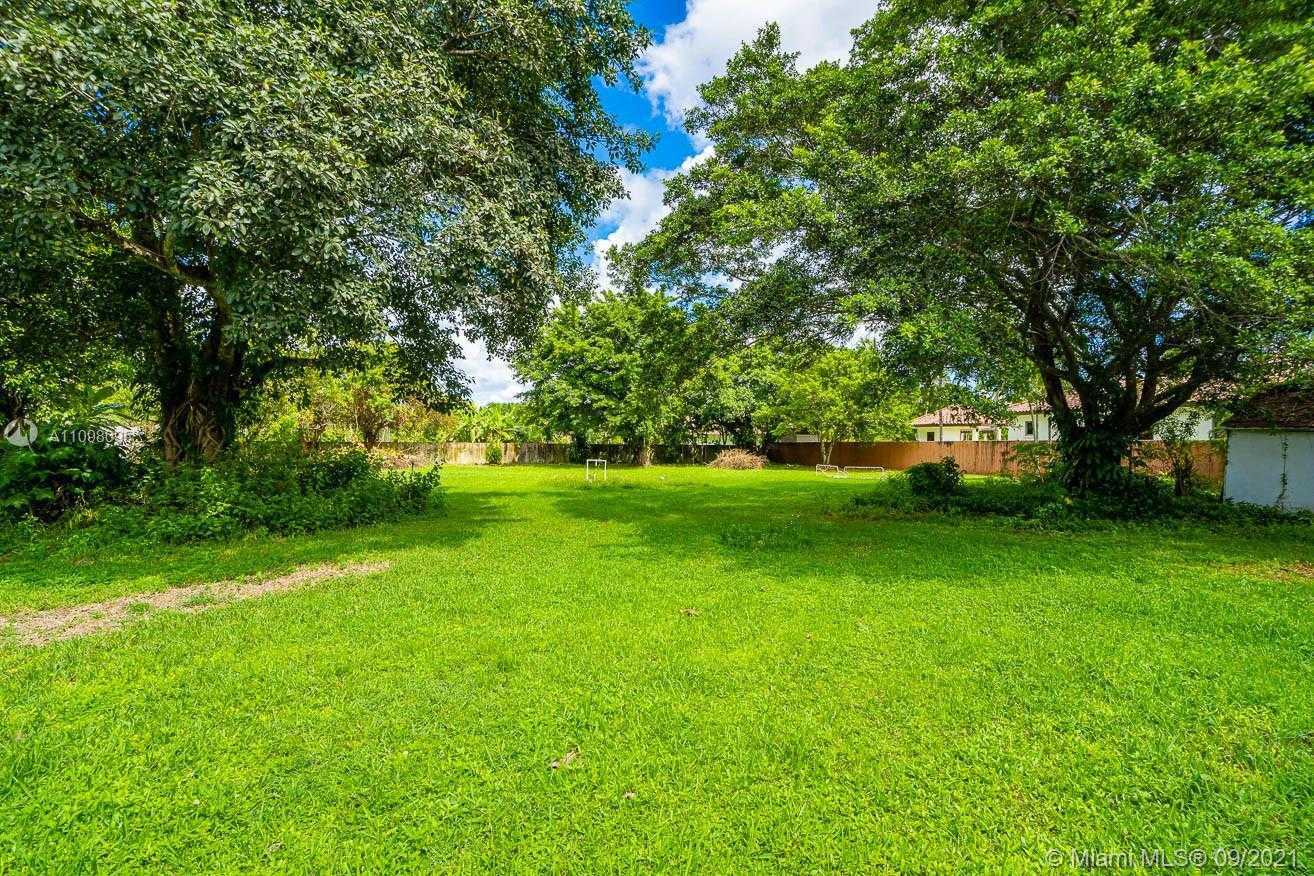 Small Image of 12525 SOUTH WEST 104TH ST, Miami Number 19
