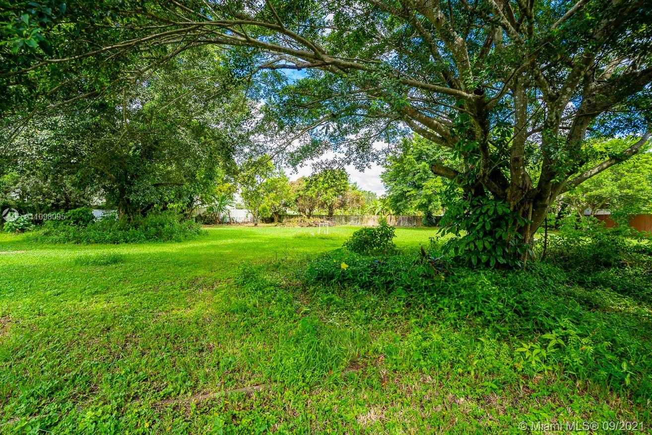Small Image of 12525 SOUTH WEST 104TH ST, Miami Number 20
