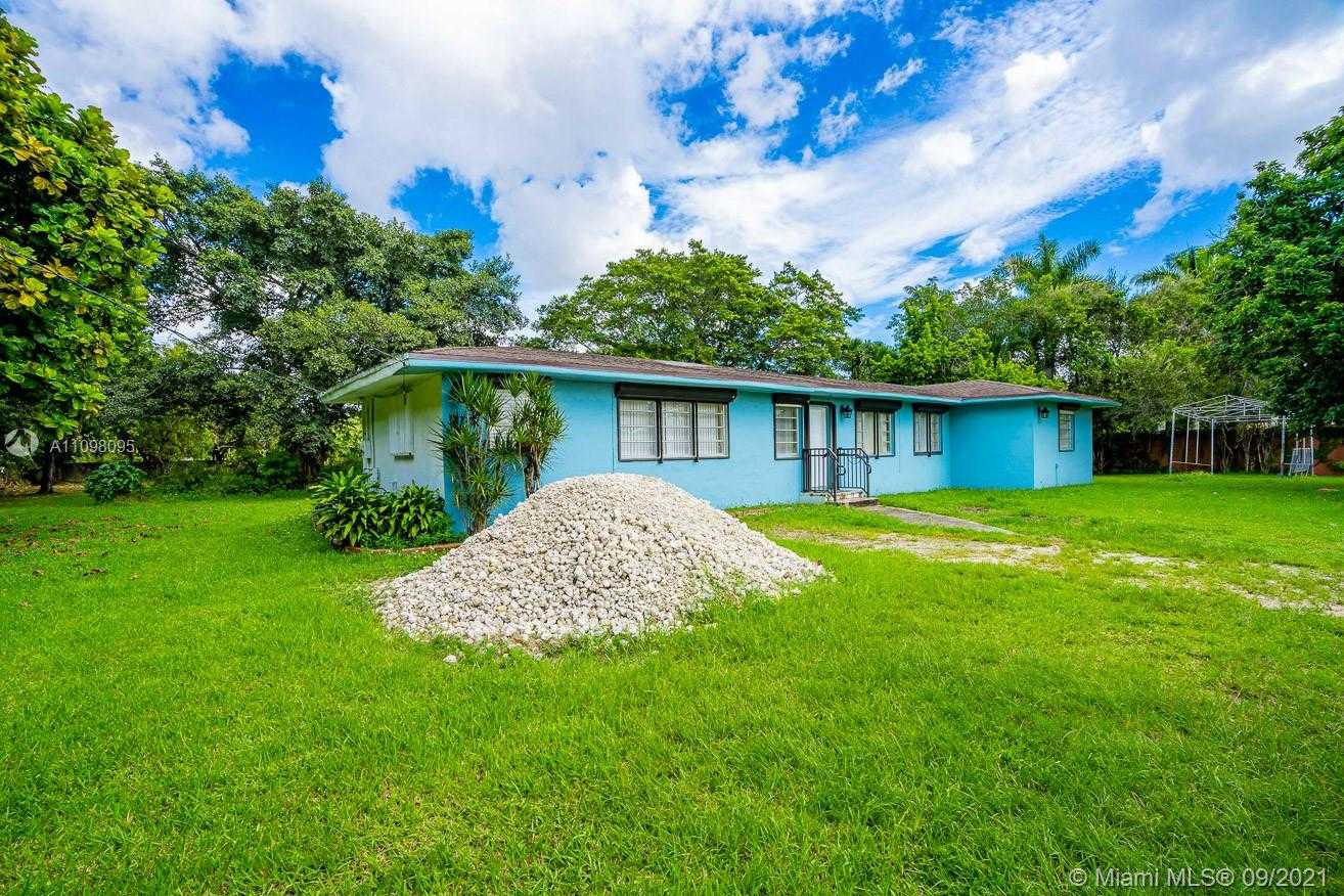 Small Image of 12525 SOUTH WEST 104TH ST, Miami Number 6