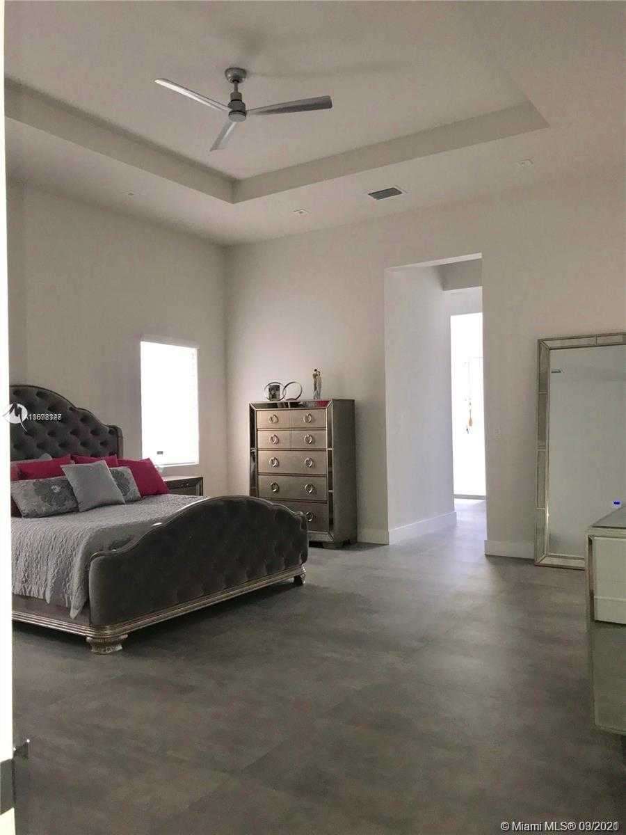 Small Image of 9283 SOUTH WEST 106 ST, Miami Number 13
