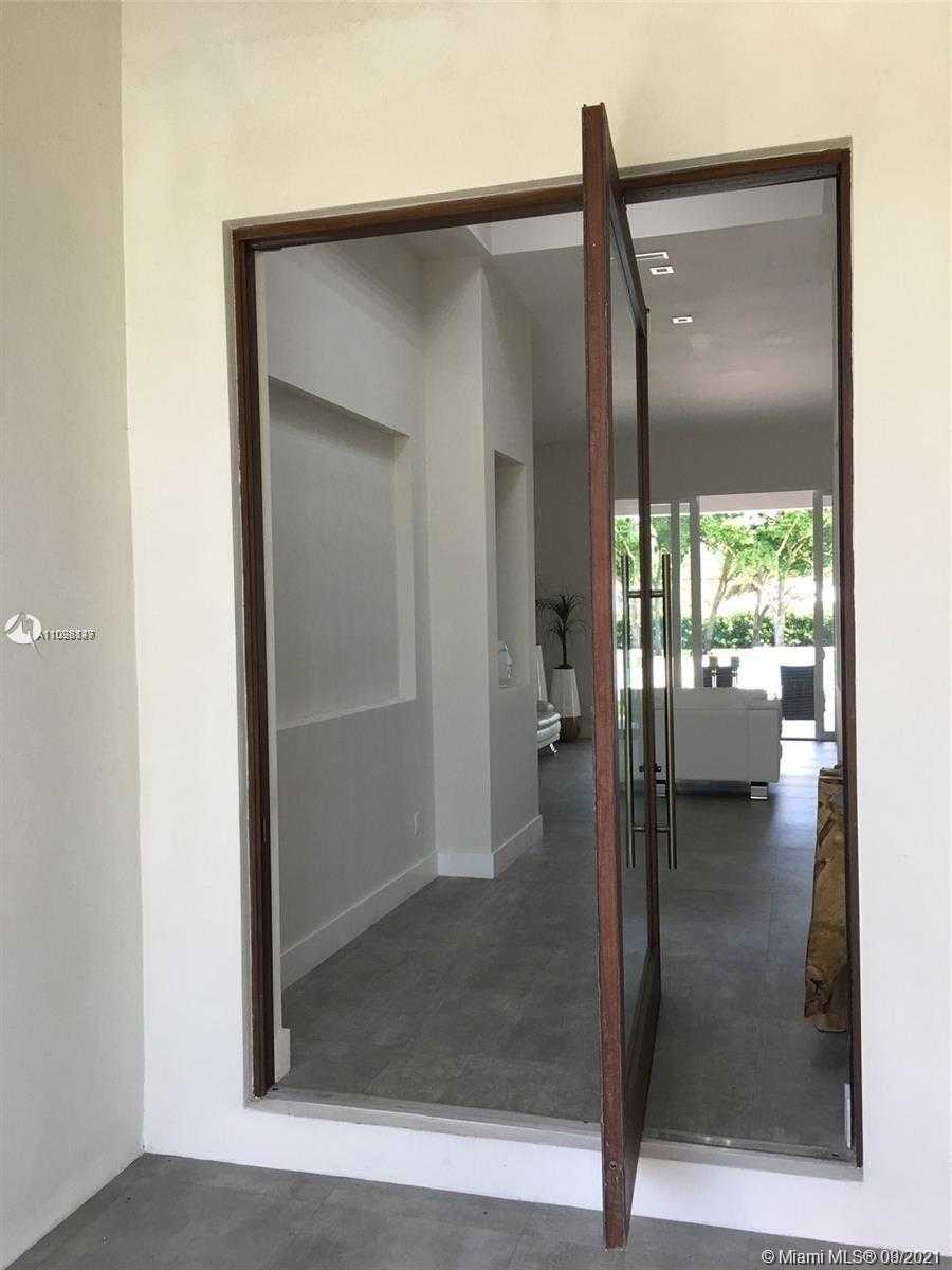 Small Image of 9283 SOUTH WEST 106 ST, Miami Number 6