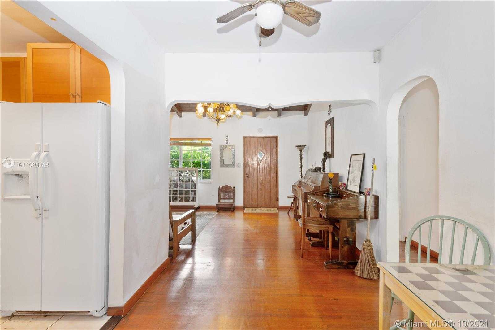 Small Image of 1536 71ST ST, Miami Beach Number 3