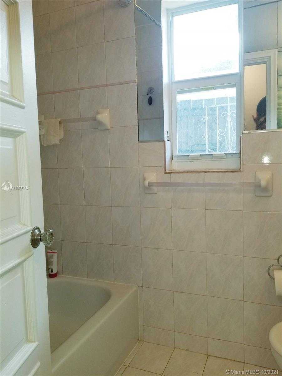 Small Image of 1536 71ST ST, Miami Beach Number 30