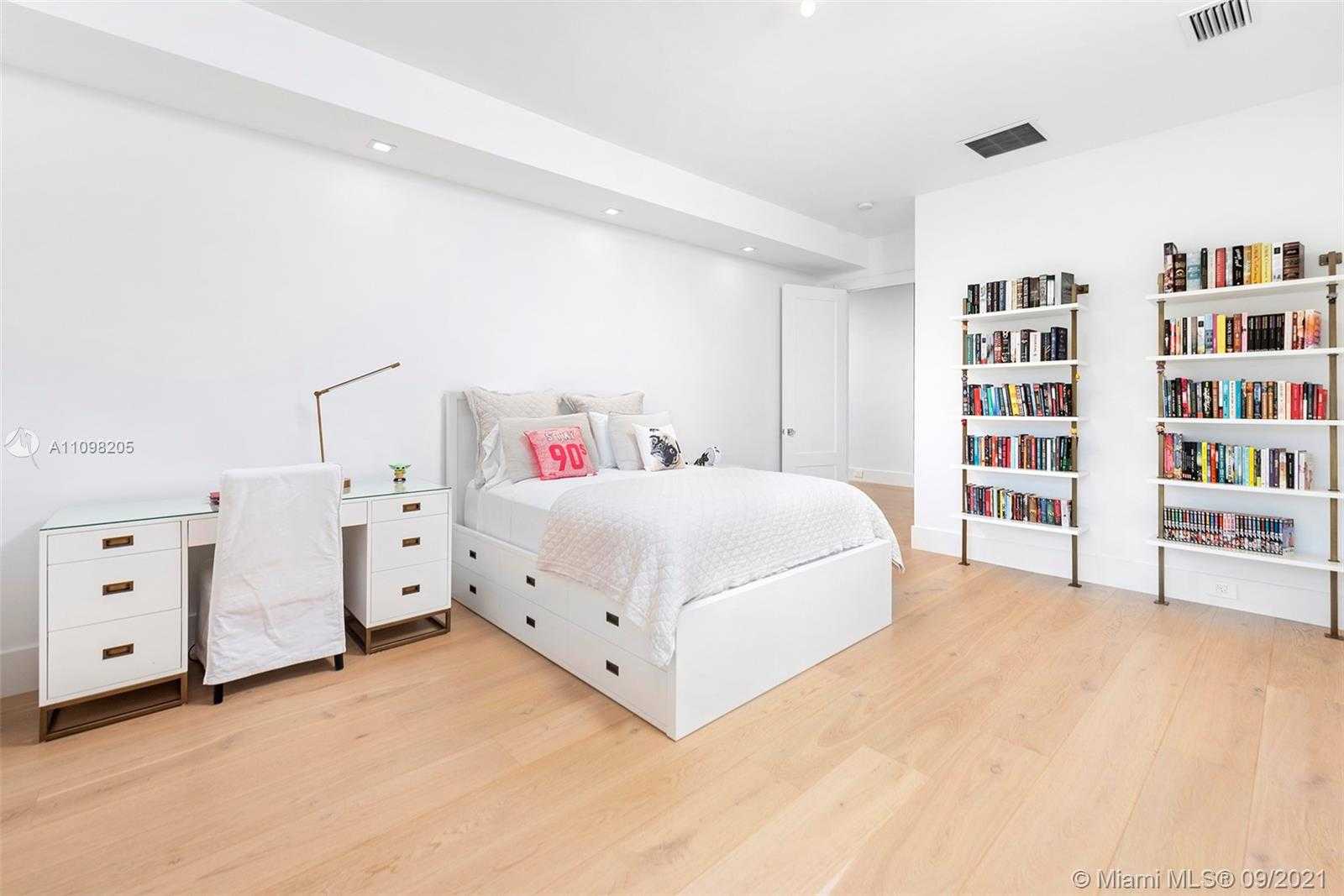Small Image of 12520 SOUTH WEST 63RD AVE, Pinecrest Number 48