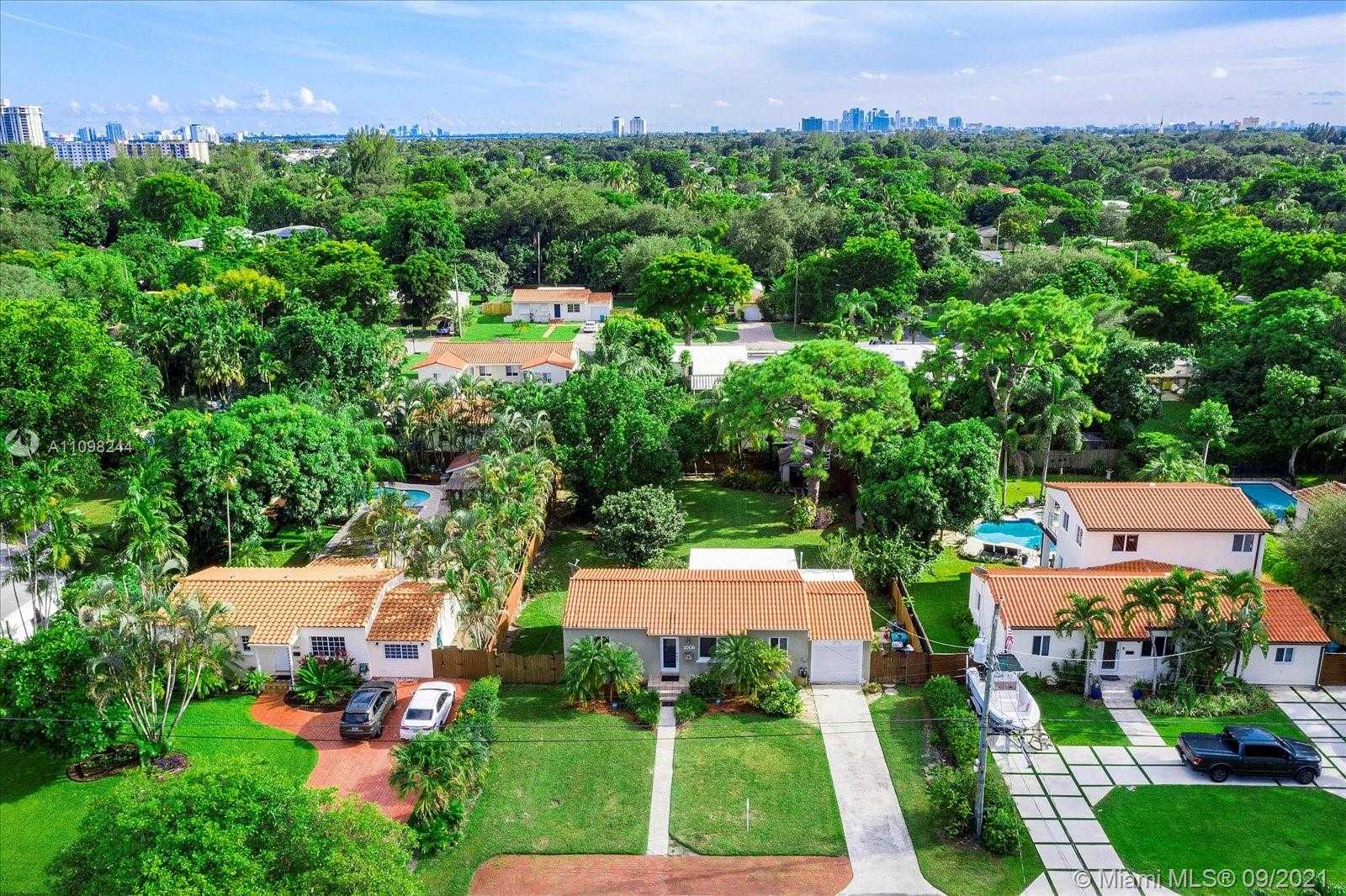 Small Image of 1006 NORTH EAST 116TH ST, Biscayne Park Number 15