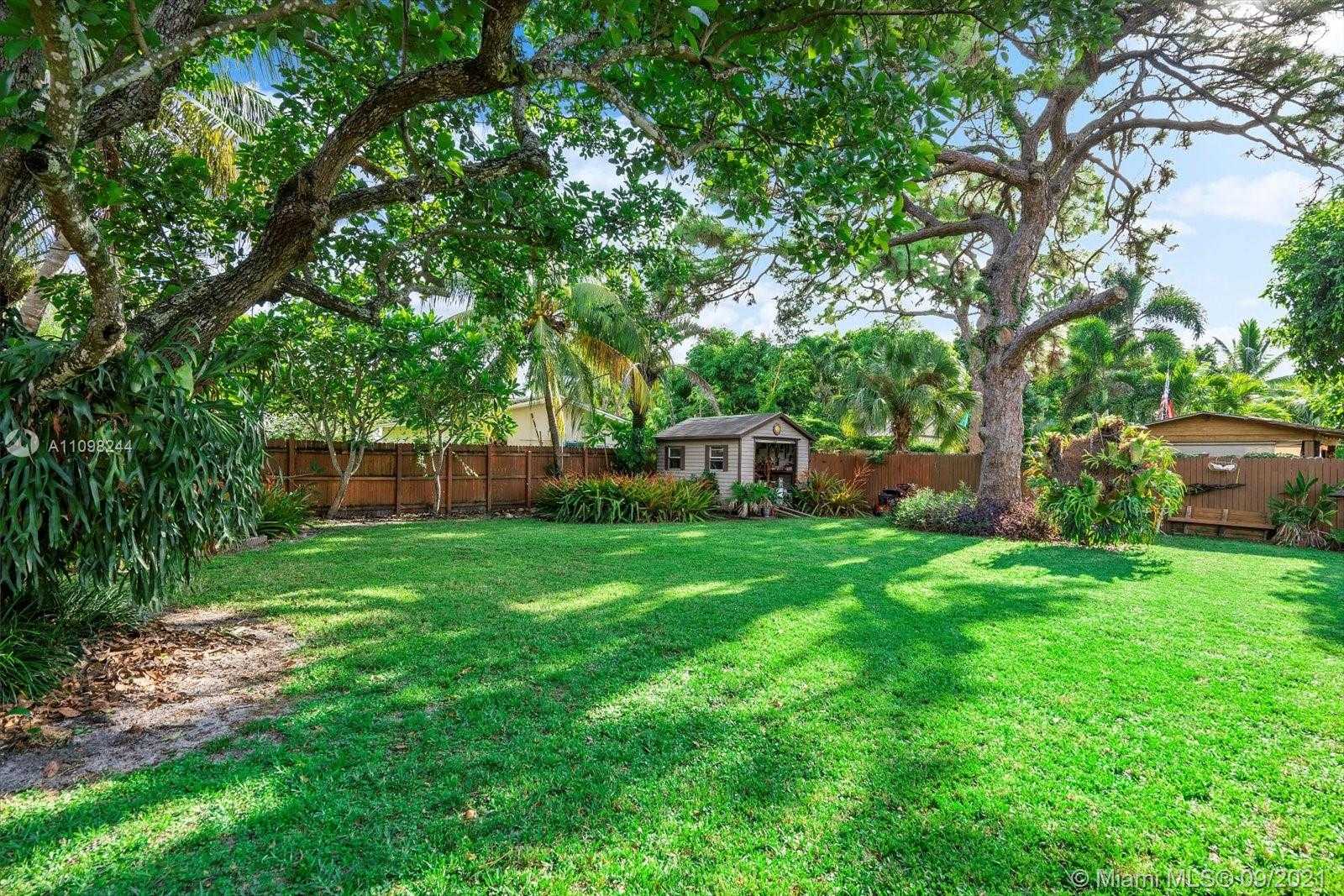 Small Image of 1006 NORTH EAST 116TH ST, Biscayne Park Number 4