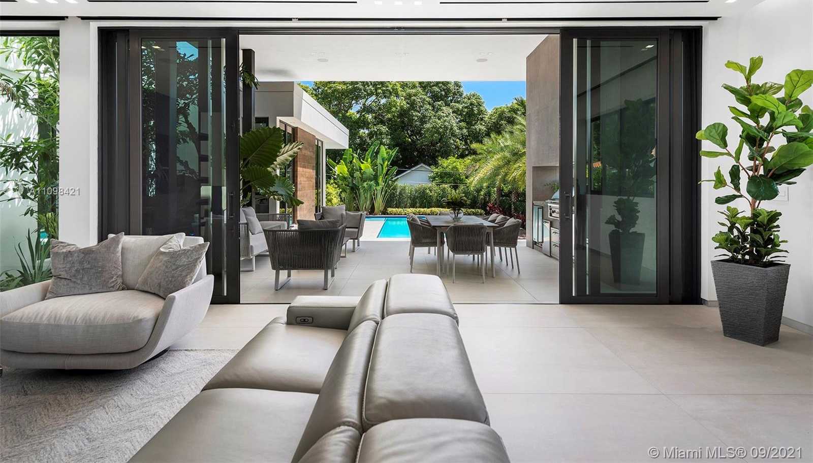 Small Image of 3175 PRAIRIE AVE, Miami Beach Number 14