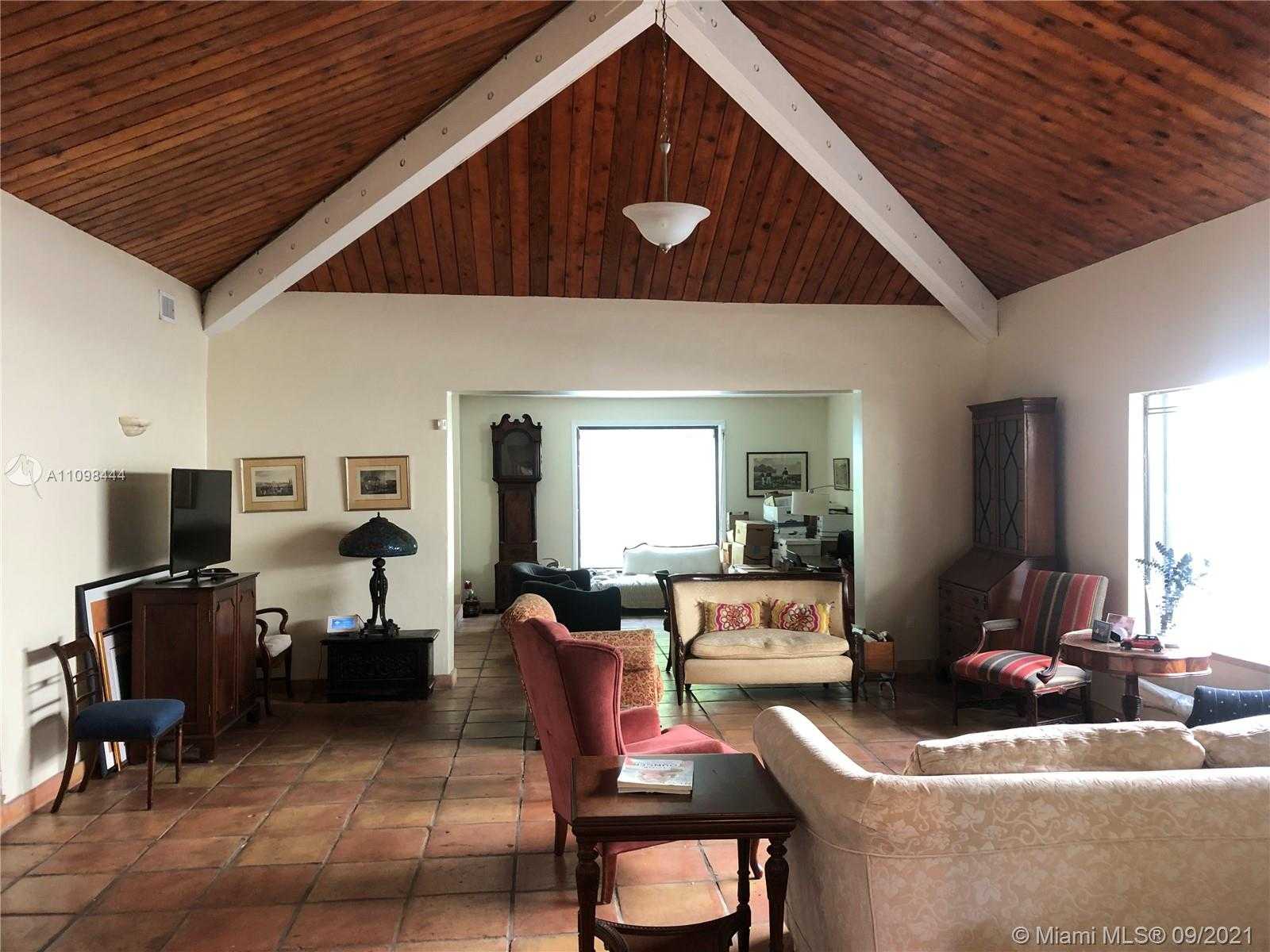 Small Image of 4140 PAMONA AVE, Miami Number 6