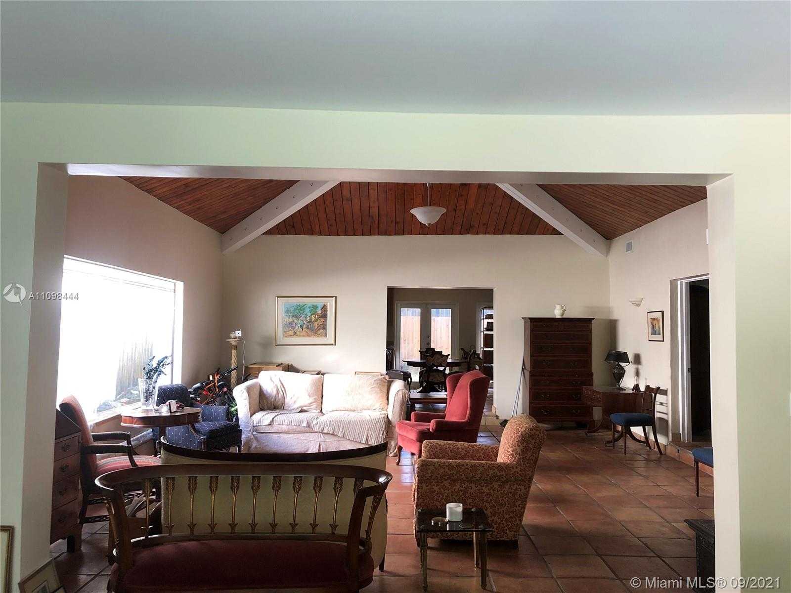 Small Image of 4140 PAMONA AVE, Miami Number 8