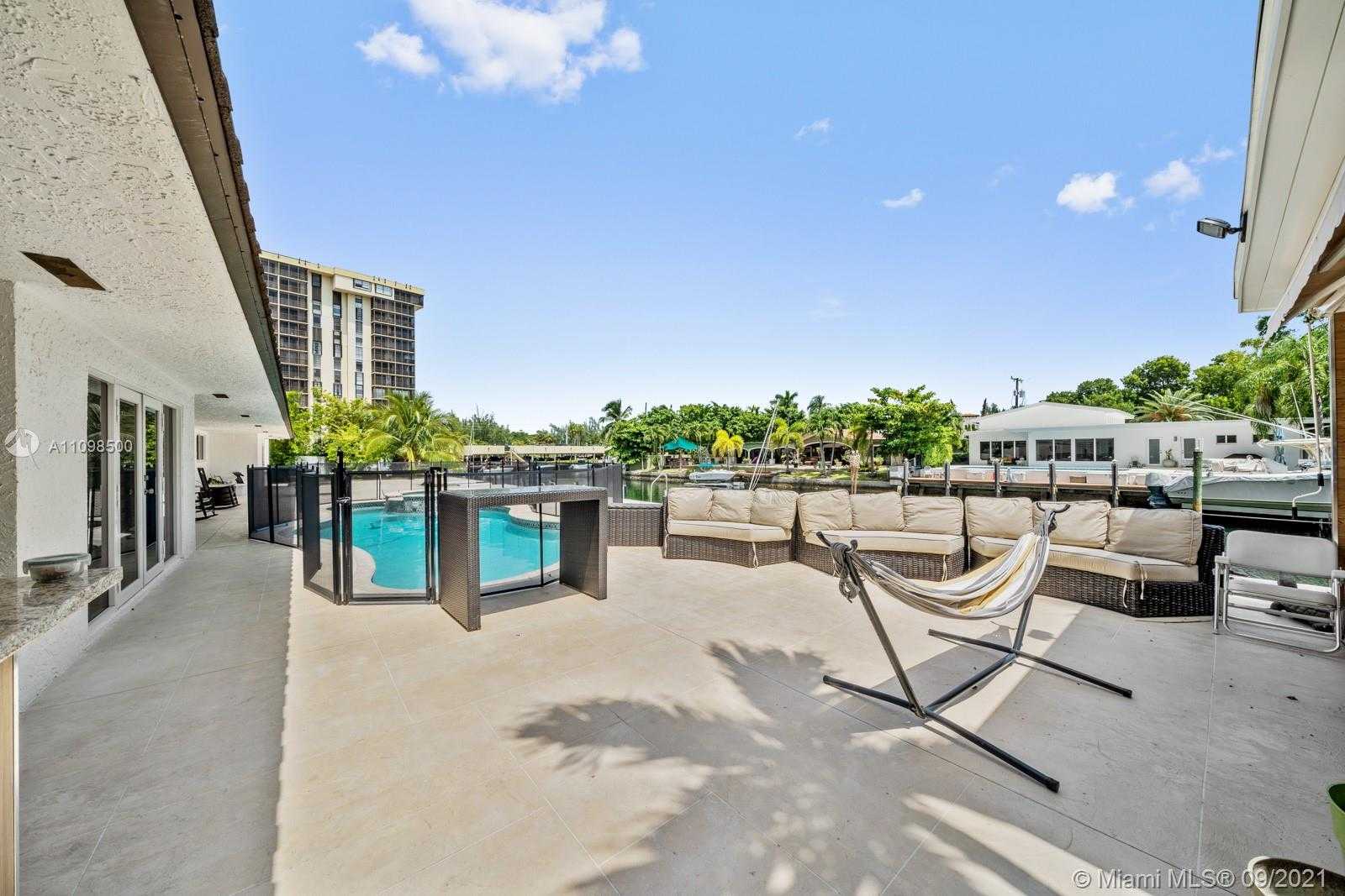 Small Image of 13255 KEYSTONE TER, North Miami Number 34