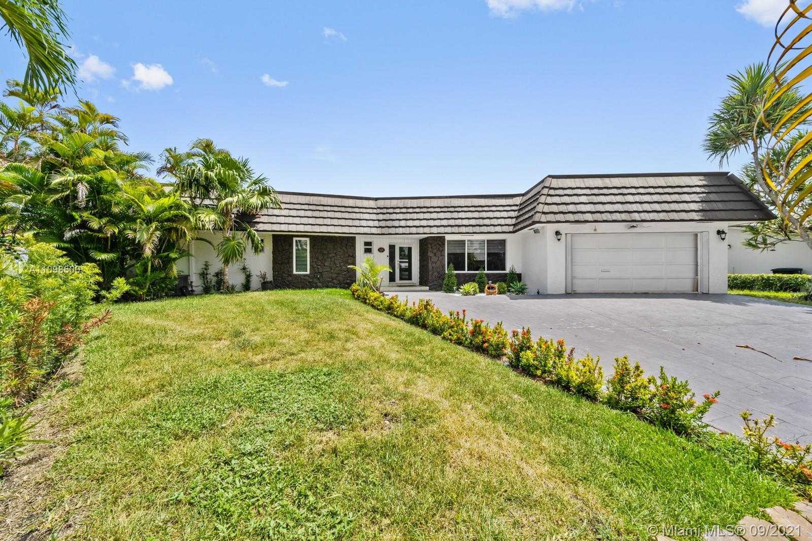 Small Image of 13255 KEYSTONE TER, North Miami Number 39