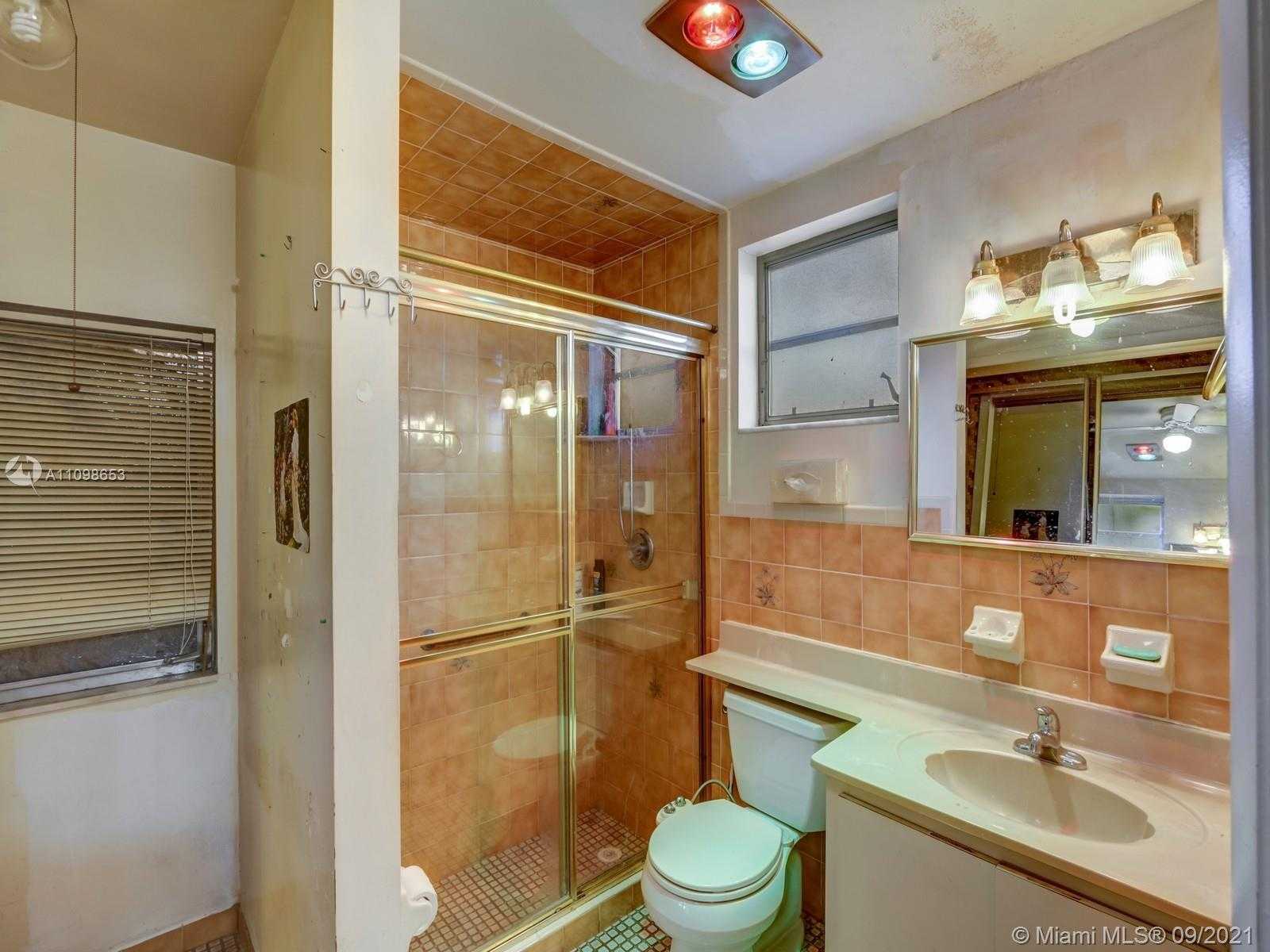 Small Image of 43 NORTH WEST 48TH PL, Miami Number 14