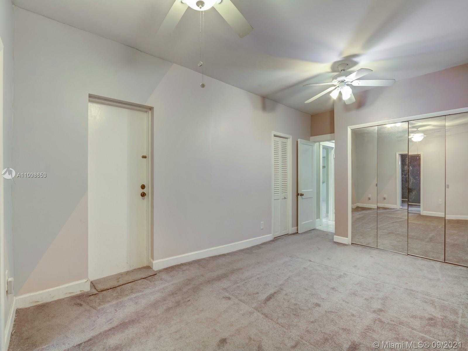 Small Image of 43 NORTH WEST 48TH PL, Miami Number 18