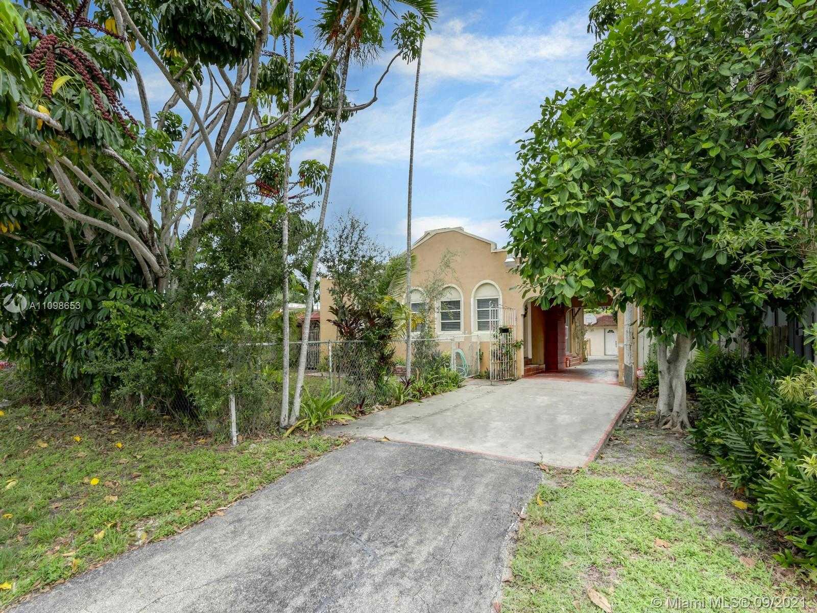 Small Image of 43 NORTH WEST 48TH PL, Miami Number 2