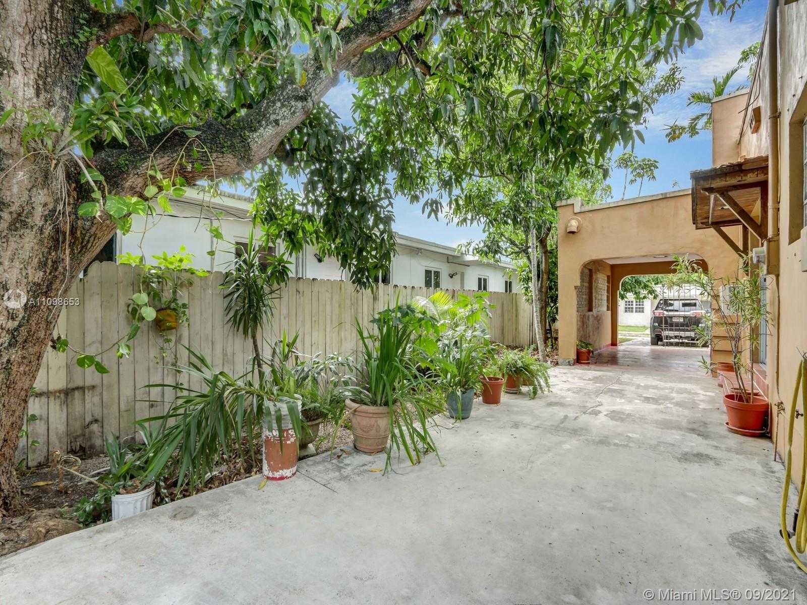 Small Image of 43 NORTH WEST 48TH PL, Miami Number 3