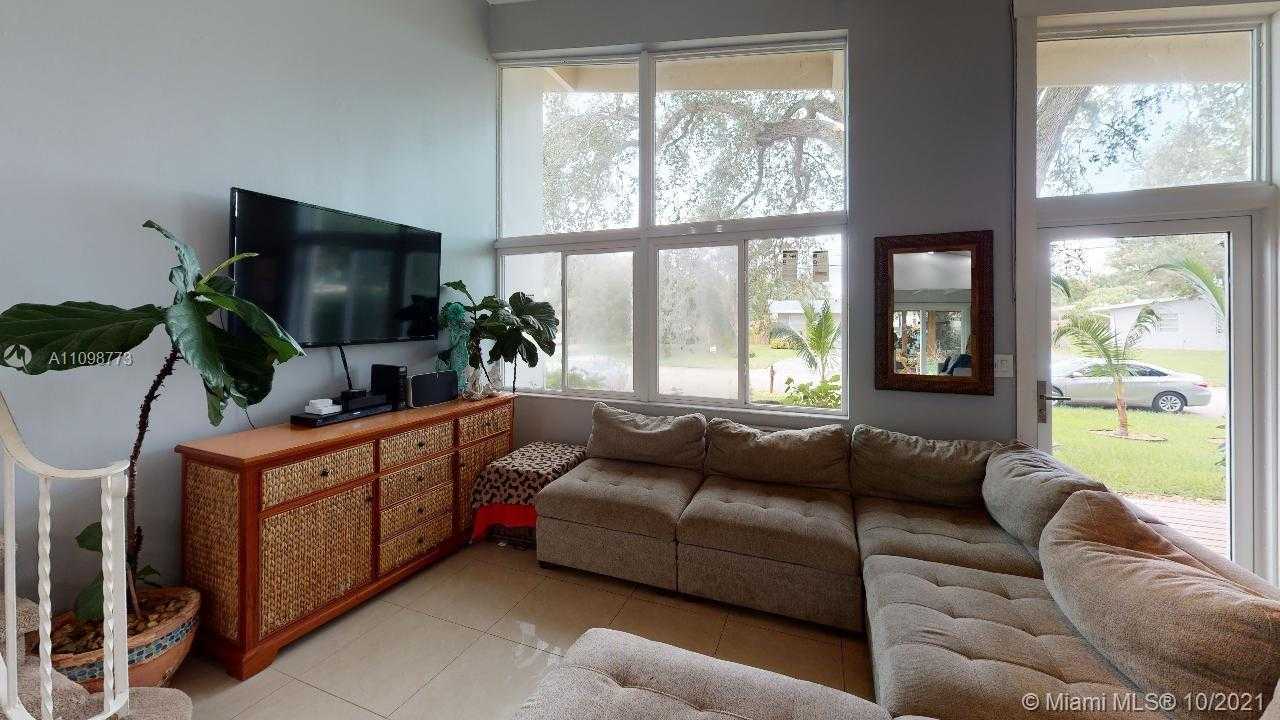 Small Image of 2418 FLAMINGO LN, Fort Lauderdale Number 12