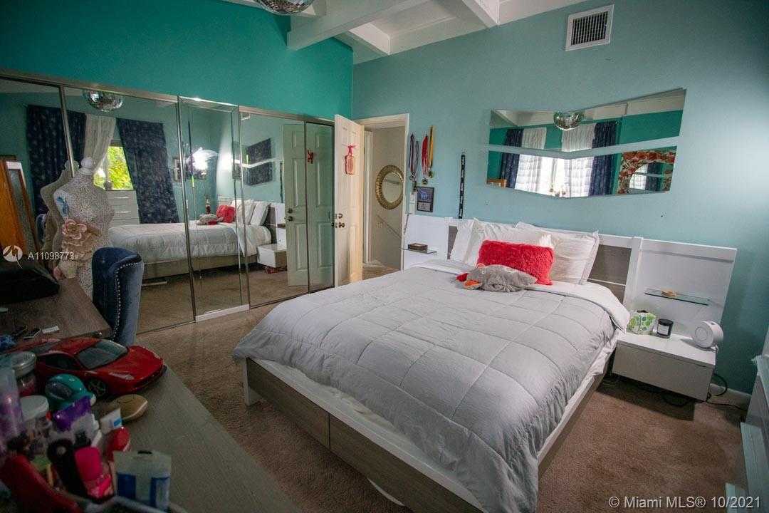 Small Image of 2418 FLAMINGO LN, Fort Lauderdale Number 23