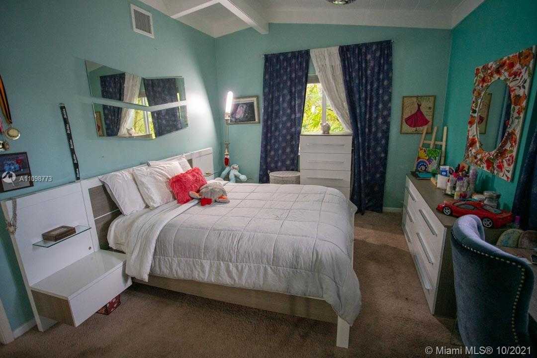 Small Image of 2418 FLAMINGO LN, Fort Lauderdale Number 24