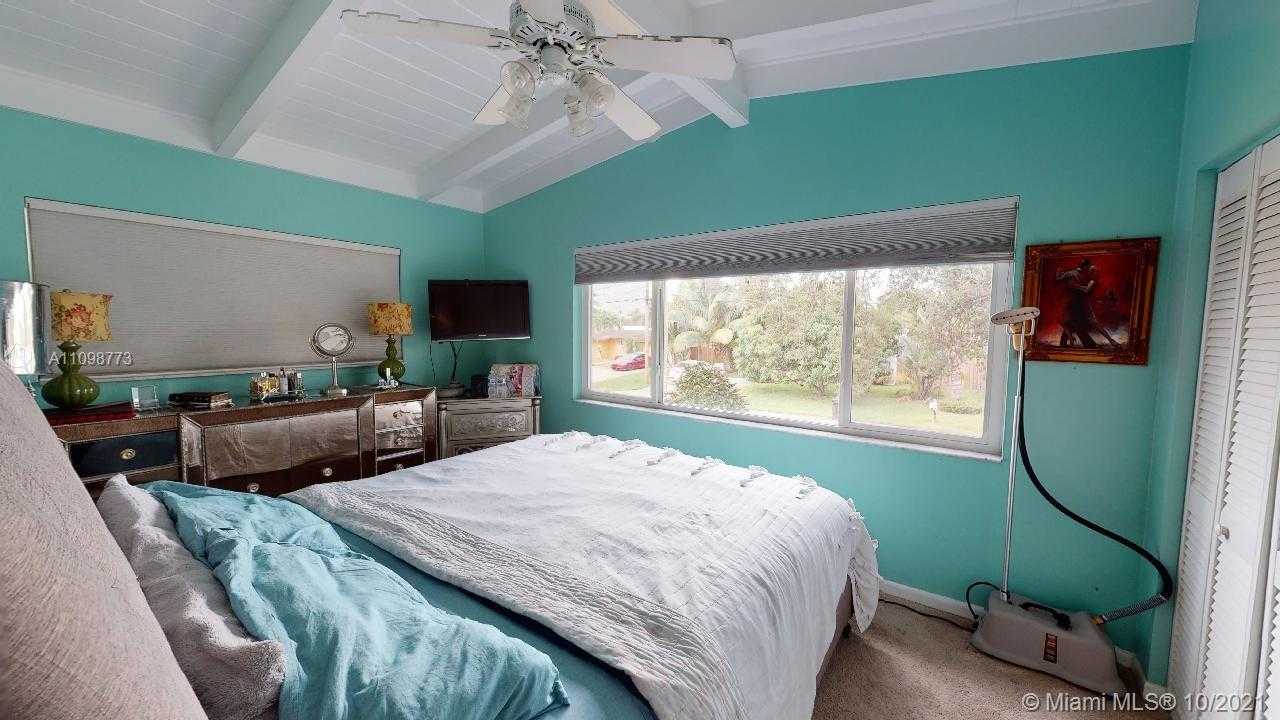 Small Image of 2418 FLAMINGO LN, Fort Lauderdale Number 25