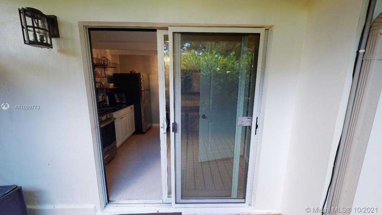 Small Image of 2418 FLAMINGO LN, Fort Lauderdale Number 33