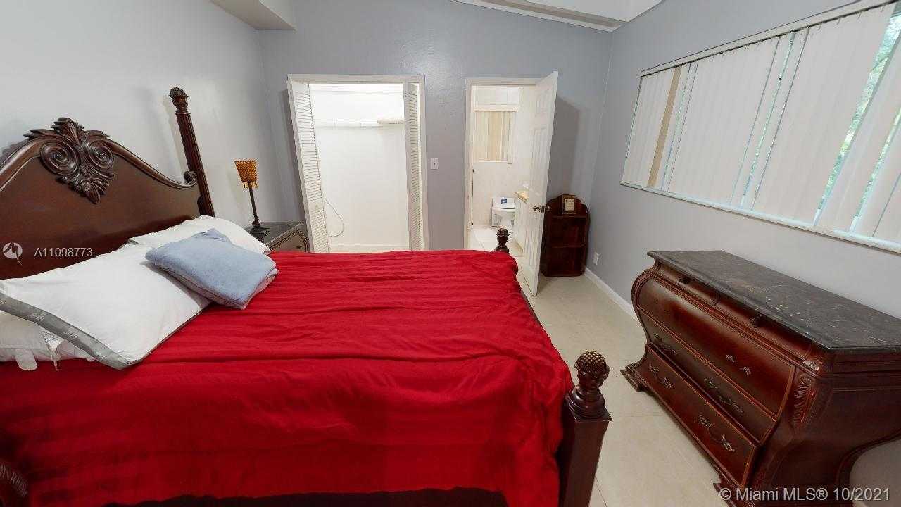 Small Image of 2418 FLAMINGO LN, Fort Lauderdale Number 38