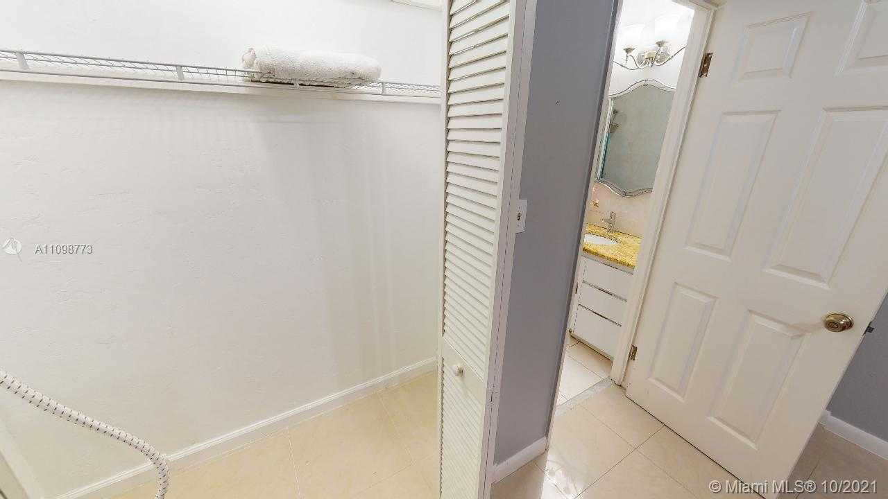Small Image of 2418 FLAMINGO LN, Fort Lauderdale Number 41