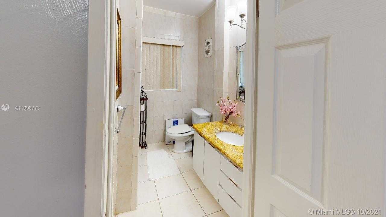 Small Image of 2418 FLAMINGO LN, Fort Lauderdale Number 42
